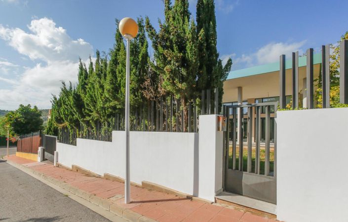 Image No.28-6 Bed Townhouse for sale