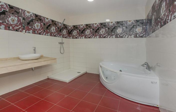 Image No.30-6 Bed Townhouse for sale
