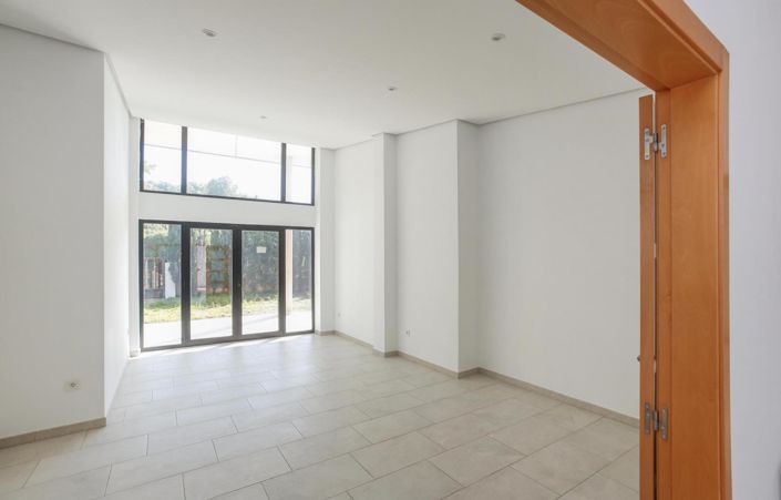 Image No.32-6 Bed Townhouse for sale