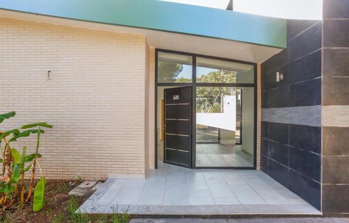 Image No.33-6 Bed Townhouse for sale