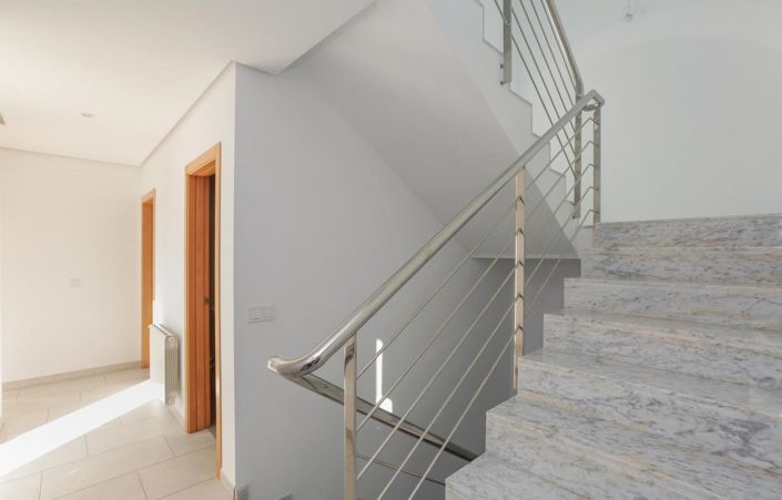 Image No.35-6 Bed Townhouse for sale