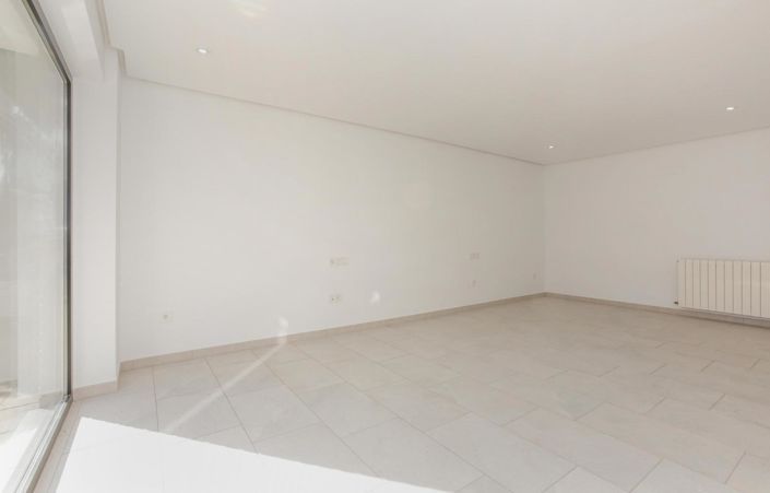 Image No.36-6 Bed Townhouse for sale