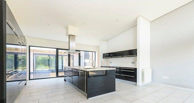 Image No.50-6 Bed Townhouse for sale