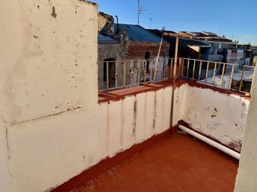 1 - La Jana, Flat
