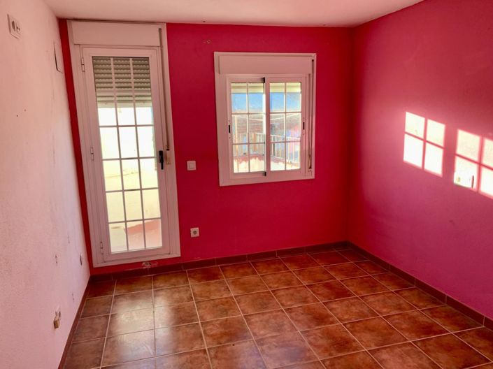 Image No.12-4 Bed Flat for sale