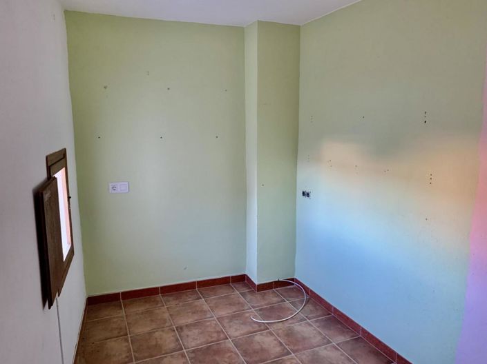 Image No.7-4 Bed Flat for sale