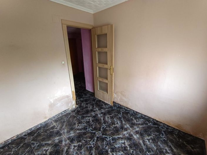 Image No.3-3 Bed Flat for sale