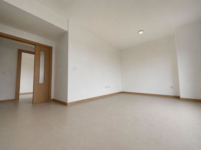 Image No.3-3 Bed Flat for sale