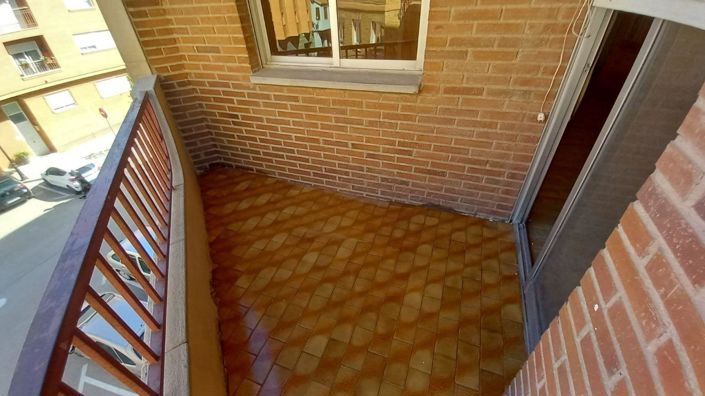 Image No.13-3 Bed Flat for sale