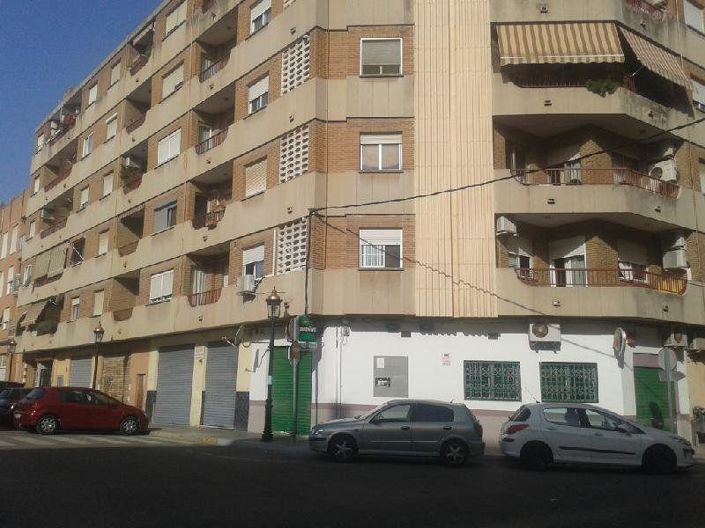 Image No.14-3 Bed Flat for sale