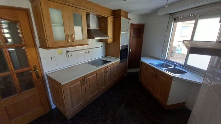 Image No.5-3 Bed Flat for sale