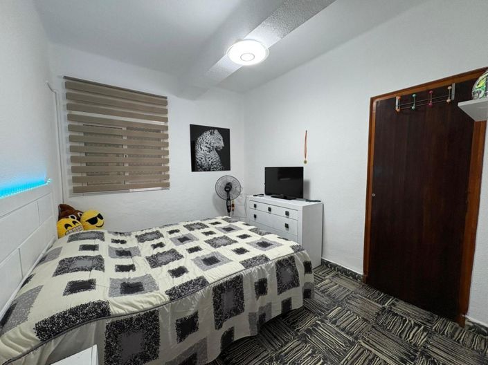 Image No.10-4 Bed Flat for sale