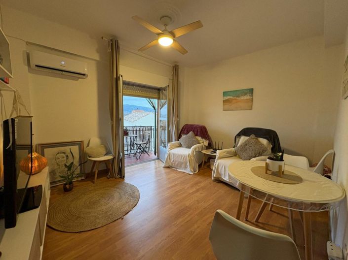 Image No.12-4 Bed Flat for sale