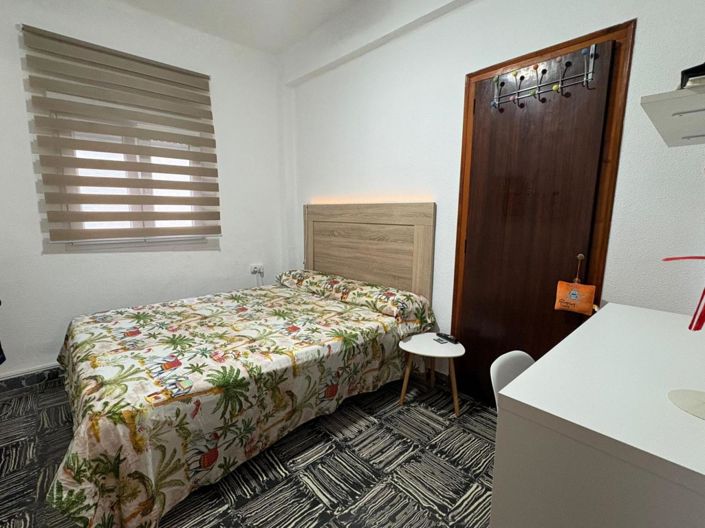 Image No.16-4 Bed Flat for sale