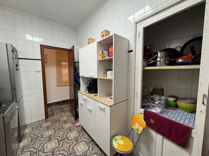 Image No.4-4 Bed Flat for sale