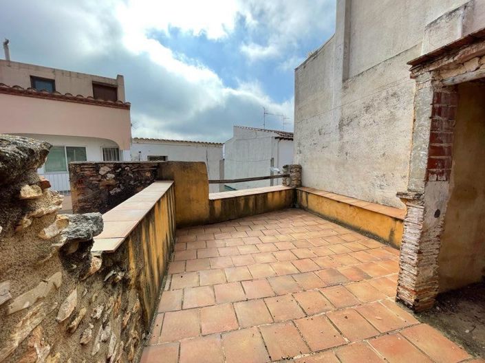 Image No.22-4 Bed Townhouse for sale