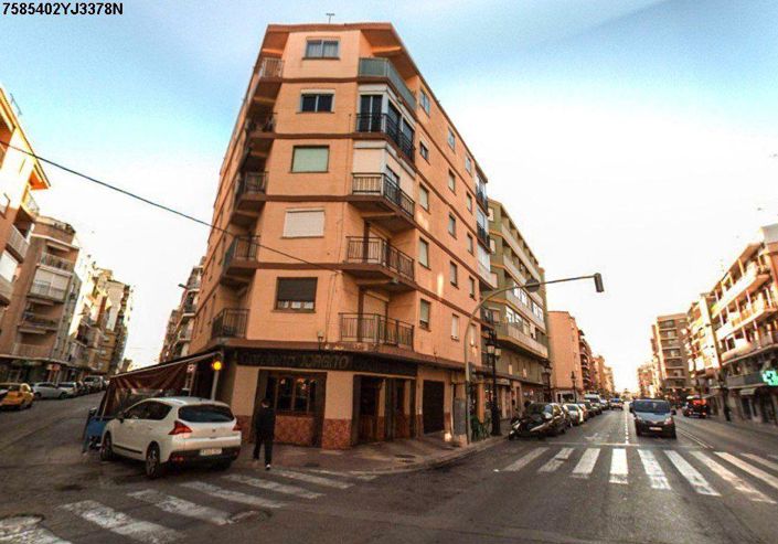 Image No.4-3 Bed Flat for sale