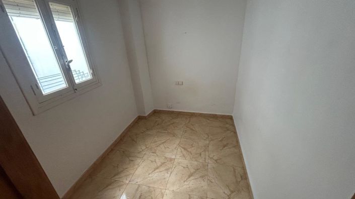 Image No.5-3 Bed Flat for sale