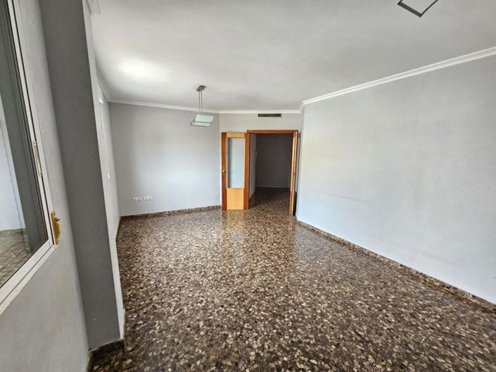 Image No.3-3 Bed Flat for sale