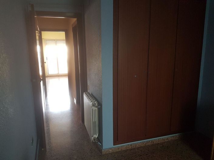 Image No.11-4 Bed Flat for sale
