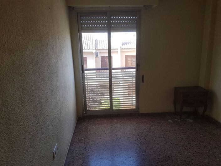 Image No.2-4 Bed Flat for sale