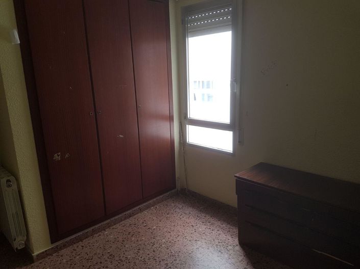 Image No.3-4 Bed Flat for sale