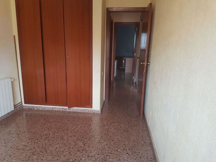 Image No.5-4 Bed Flat for sale