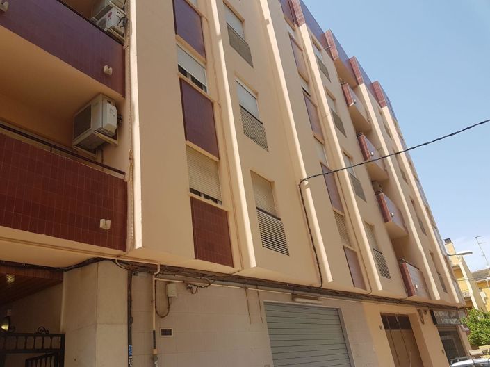 Image No.8-4 Bed Flat for sale