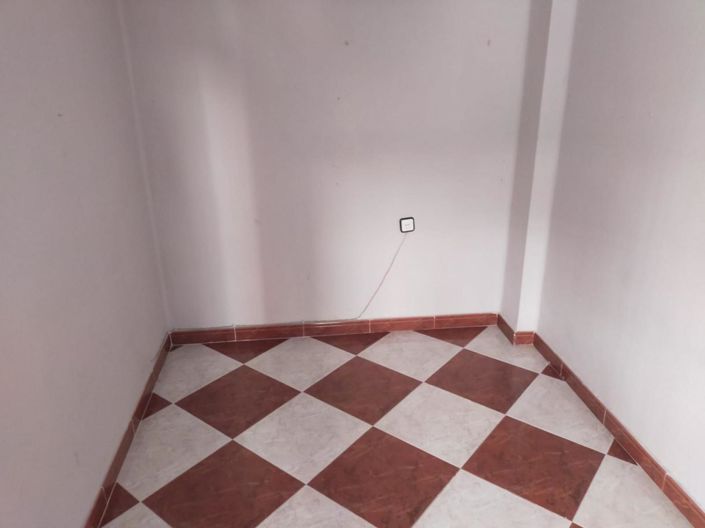Image No.11-3 Bed Flat for sale
