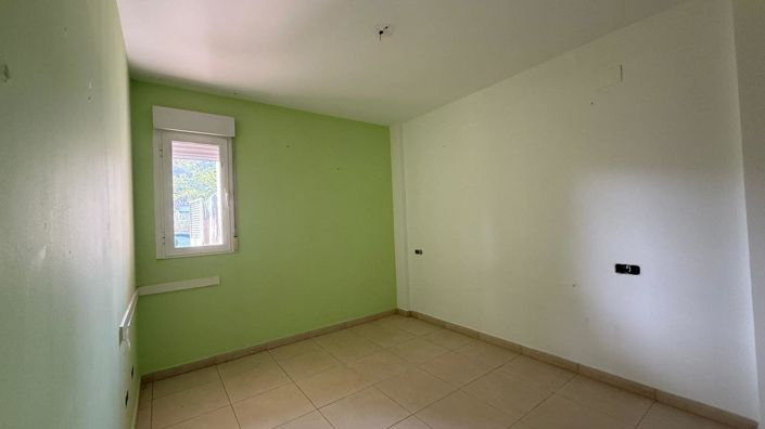 Image No.18-4 Bed Townhouse for sale