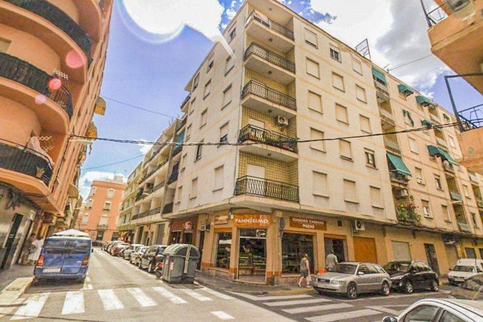 Image No.9-3 Bed Flat for sale