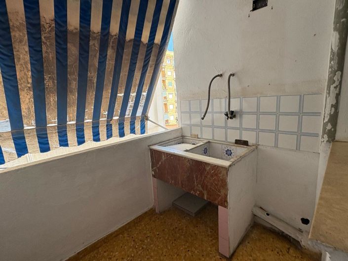 Image No.15-7 Bed Flat for sale