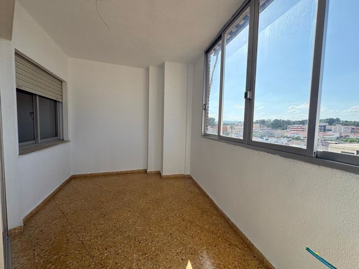 Image No.5-7 Bed Flat for sale
