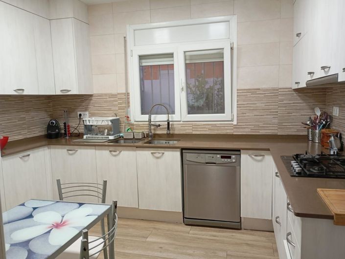 Image No.25-4 Bed Townhouse for sale