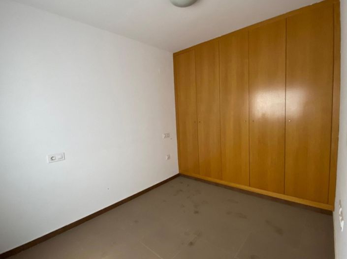 Image No.4-2 Bed Flat for sale