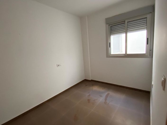 Image No.7-2 Bed Flat for sale