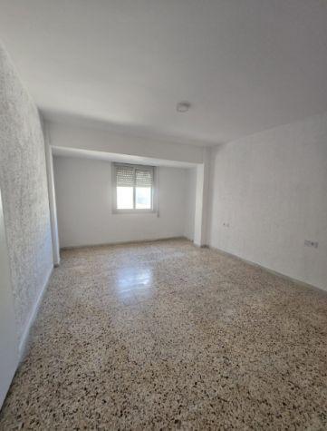 Image No.13-3 Bed Flat for sale
