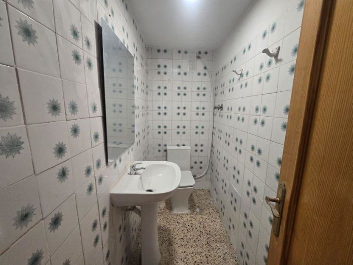 Image No.16-3 Bed Flat for sale