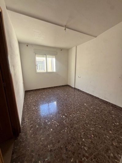 Image No.13-3 Bed Flat for sale
