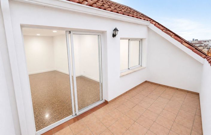 Image No.3-3 Bed Flat for sale