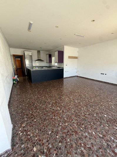 Image No.7-3 Bed Flat for sale
