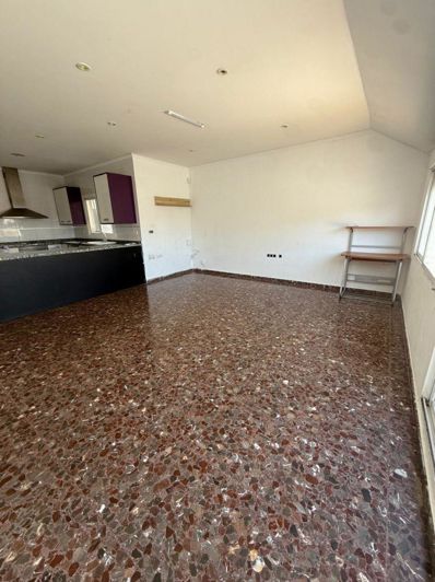 Image No.9-3 Bed Flat for sale