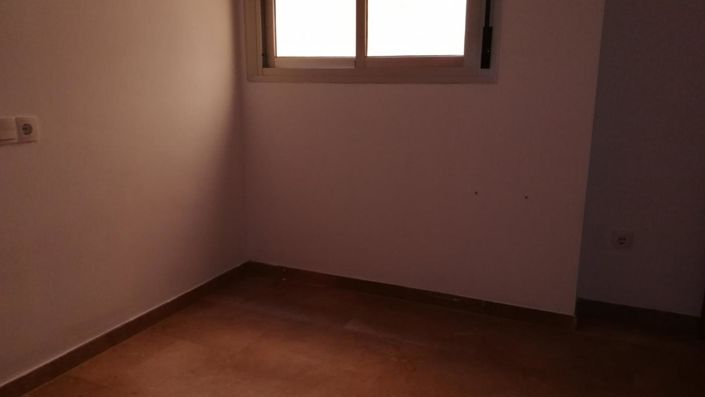 Image No.8-3 Bed Flat for sale