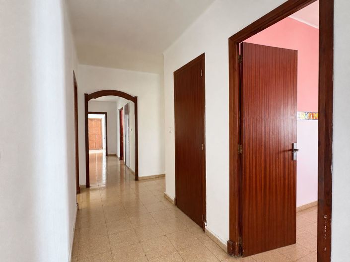 Image No.10-4 Bed Flat for sale