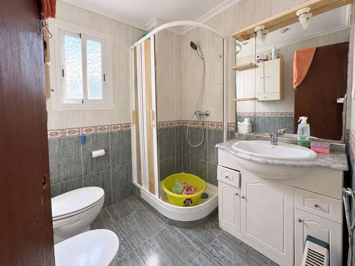 Image No.3-4 Bed Flat for sale