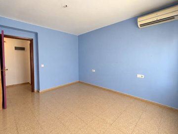 7342592015570008foto768196