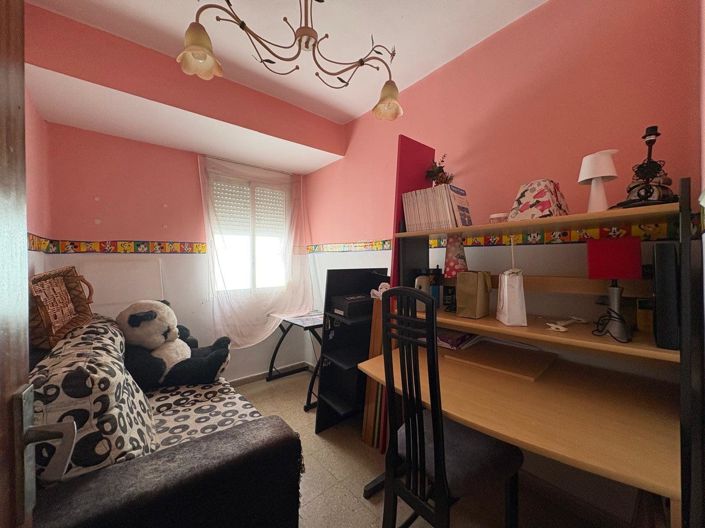 Image No.8-4 Bed Flat for sale