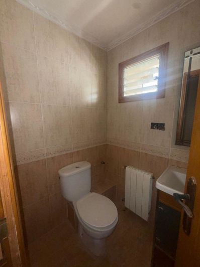 Image No.14-4 Bed Flat for sale