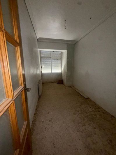 Image No.4-4 Bed Flat for sale