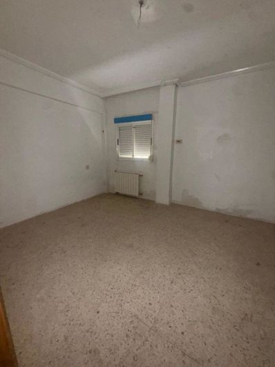 Image No.7-4 Bed Flat for sale